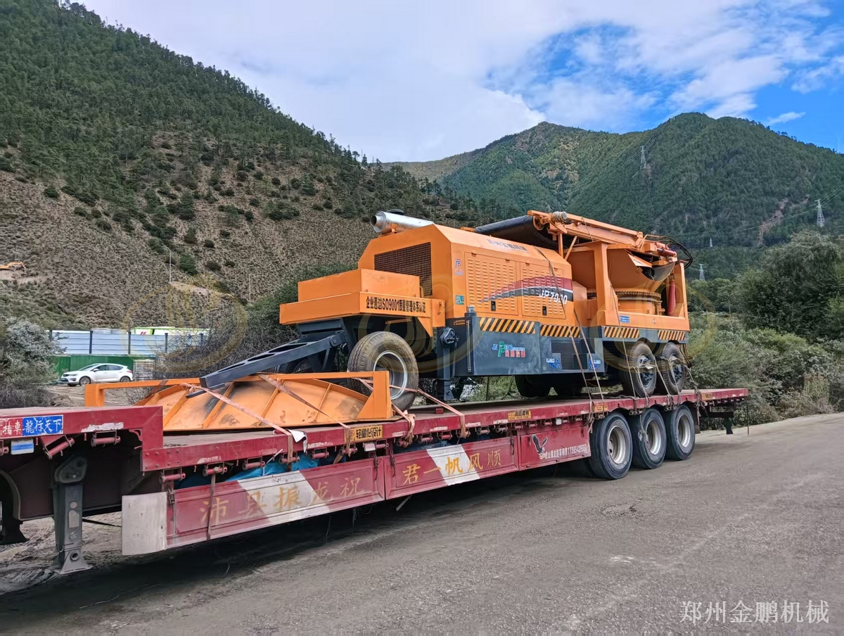 郑州金鹏大型树木粉碎机在大产量生物质料场中的配置与应用