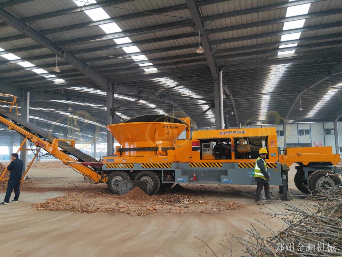 郑州金鹏树墩破碎机处理树根树桩的圆盘式破碎方式